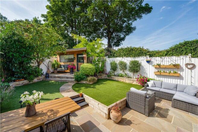 Superb Gardens