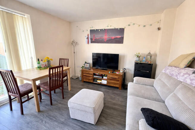 02C021FE-38AE-433...