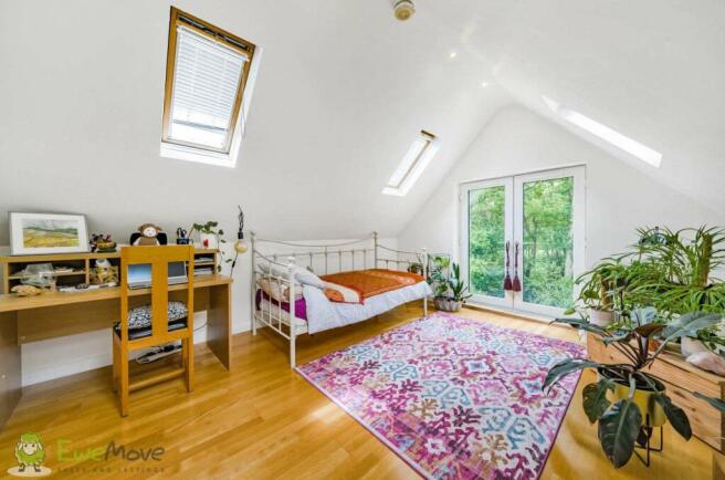Bedroom 2 (Double)