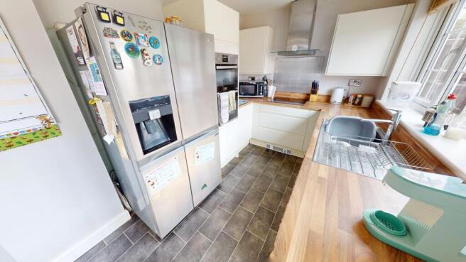 3 bed Semi-Detached for sale Image 5