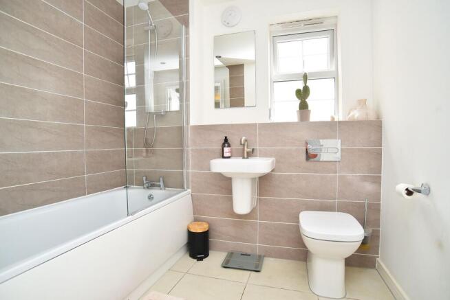 2 bed Flat for sale Image 8