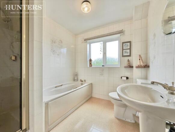 4 bed Detached for sale Image 10
