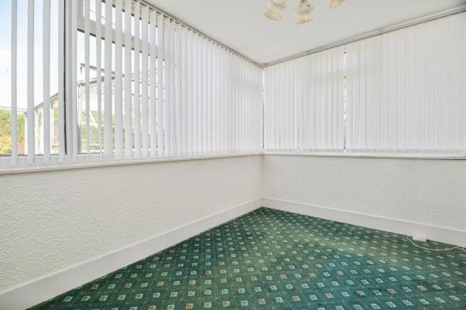 4 bed Detached for sale Image 11