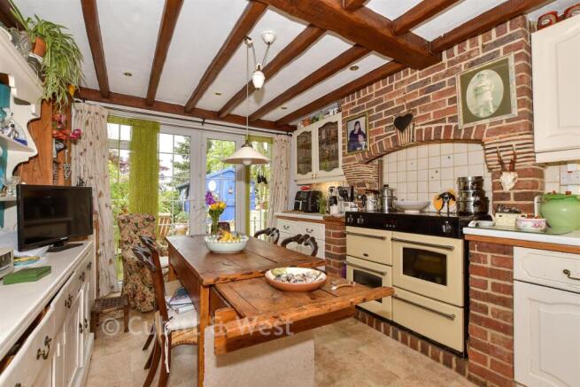 Kitchen/ Dining Room