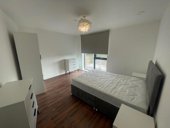 2 bed Apartment to rent Image 6