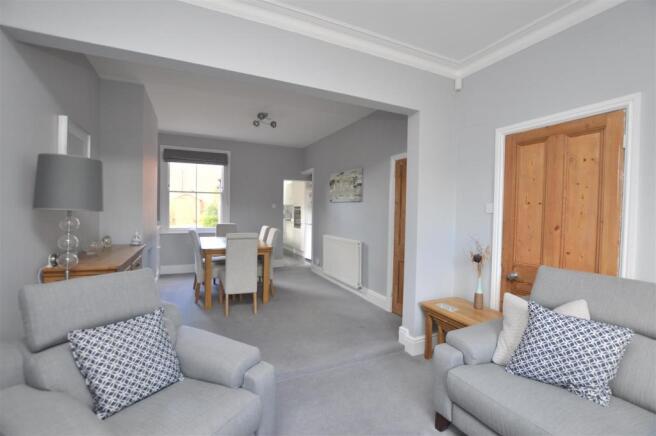 Lovely Open Plan Living/Dining Room