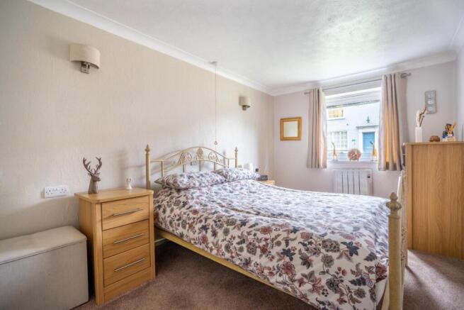 1 bed Retirement Property for sale Image 9