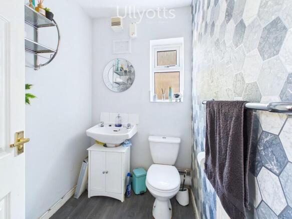 Cloakroom/WC