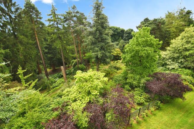 3 bed Flat for sale Image 5