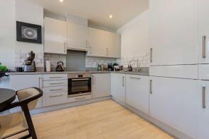 Flat 3, Rivia House, High Road, Whetstone, London N20 0RA