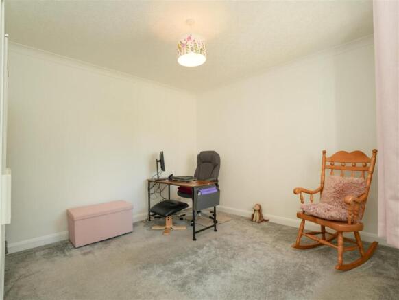 4 bed Detached Bungalow for sale Image 9