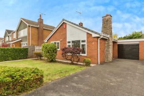 Riverside Crescent, Holmes Chapel, Crewe, Cheshire, CW4