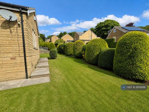4 bed Bungalow to rent Image 11
