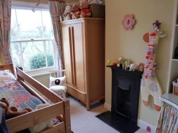 BEDROOM 2