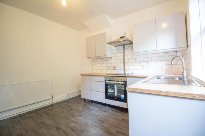 2 bed Terraced to rent Image 7