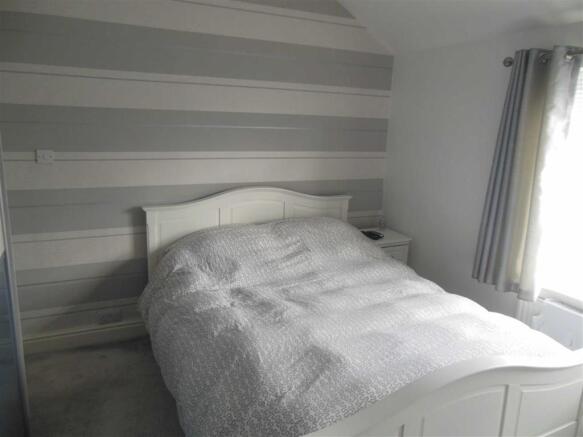 Bedroom no.1 front d