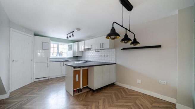 3 bed Semi-Detached for sale Image 5