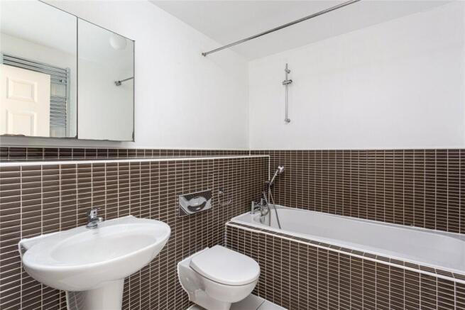 4 bed Terraced for sale Image 11