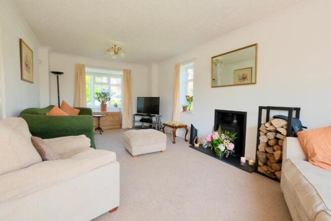 Superb 21 ft sitting room