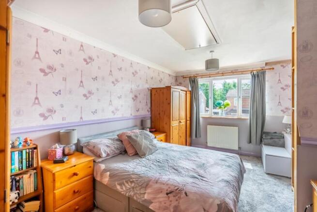 5 bed Semi-Detached for sale Image 8