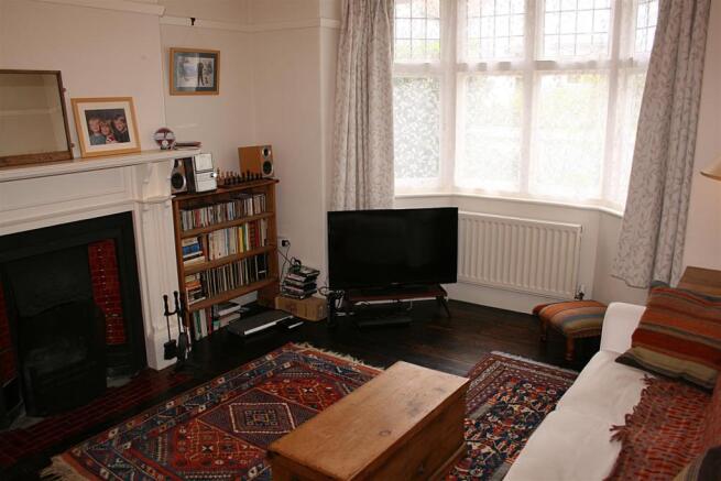 sittingroom.JPG