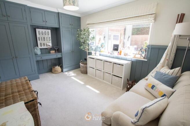 6 bed Detached for sale Image 12