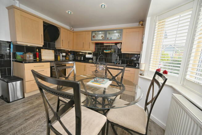 3 bed Semi-Detached for sale Image 11