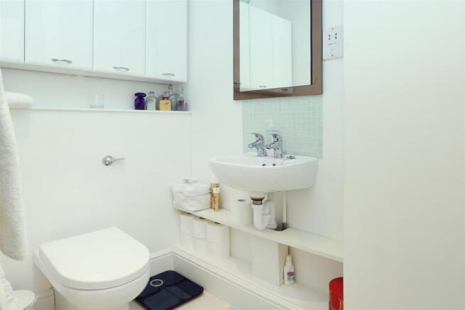 CLOAKROOM/WC