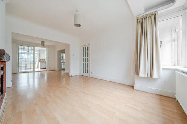 1438667-19-69cbf8...