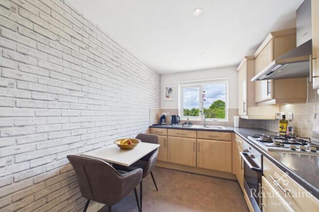 2 bed Apartment for sale Image 6