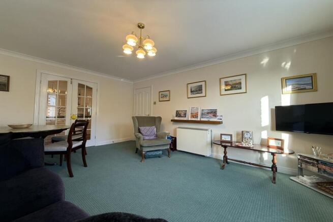 2 bed Flat for sale Image 4