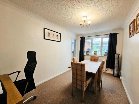 4 bed Detached for sale Image 5