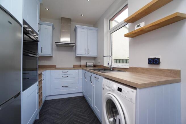 3 bed House to rent Image 5