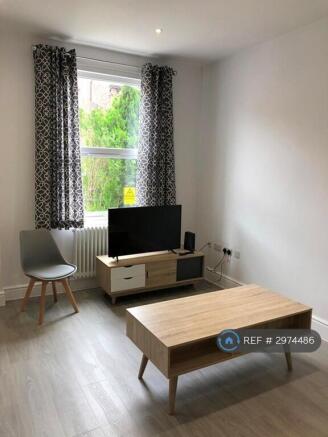 3 bed Terraced to rent Image 8