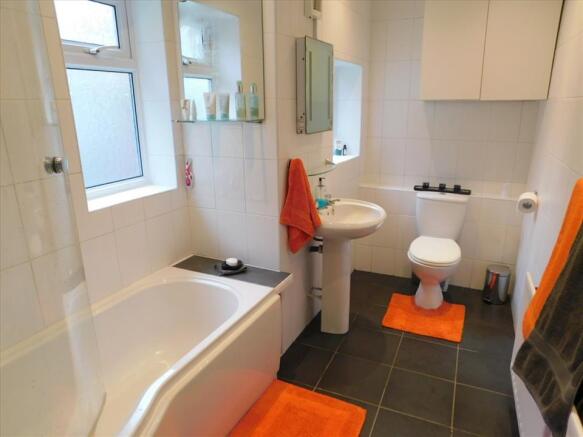 FAMILY BATHROOM