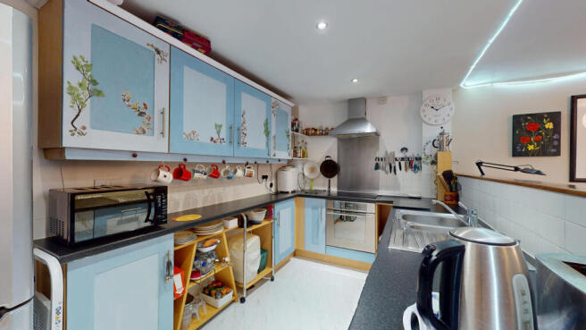 2 bed Apartment for sale Image 4