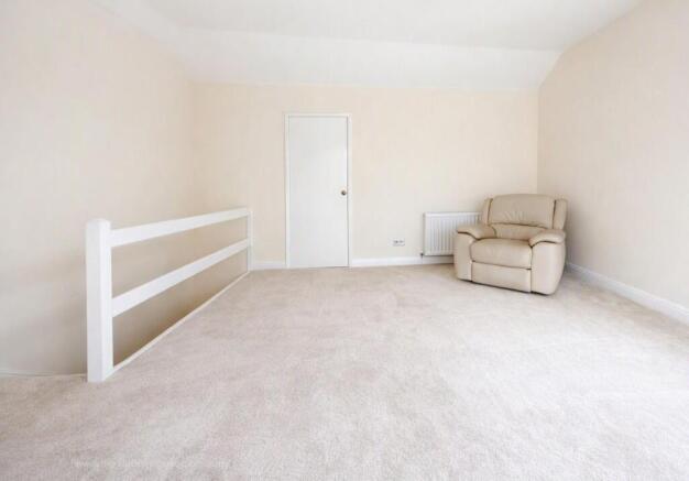 3 bed Terraced for sale Image 9