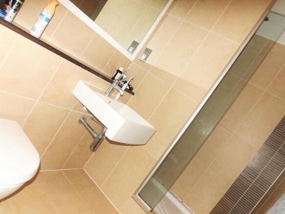 Master Ensuite