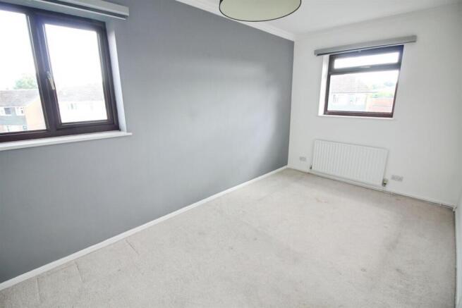 4 bed Semi-Detached for sale Image 11