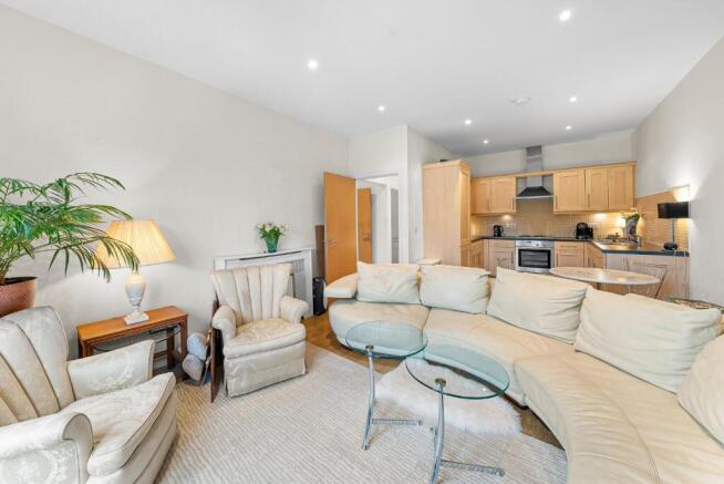 2 bed Flat for sale Image 12