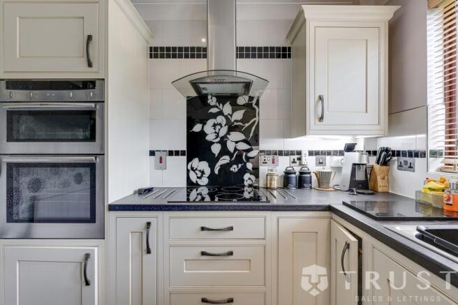 4 bed Detached for sale Image 6