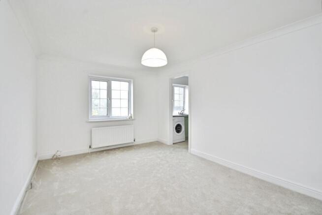 2 bed Flat for sale Image 4