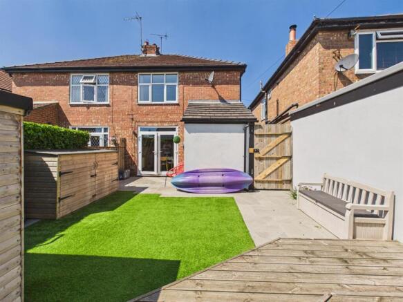 3 bed Semi-Detached for sale Image 12