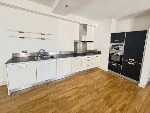 2 bed Apartment for sale Image 4