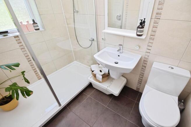 2 bed Apartment for sale Image 9