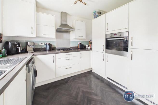 4 bed Detached for sale Image 8
