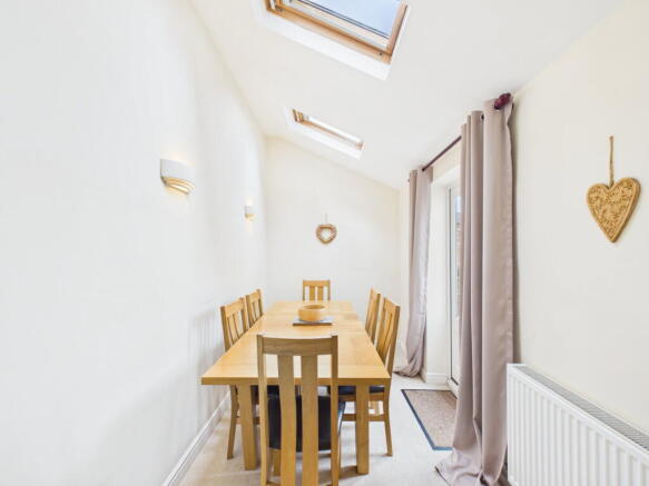 3 bed Terraced for sale Image 12