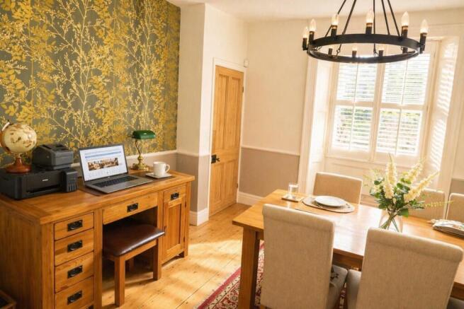4 bed Detached for sale Image 11