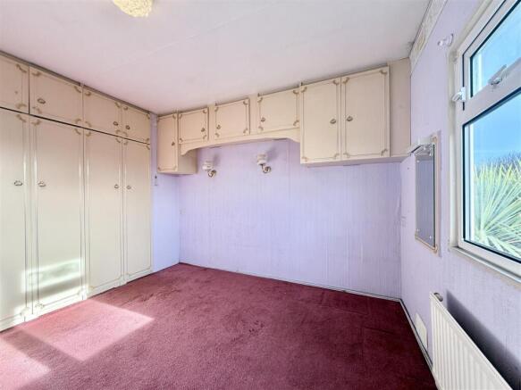 2 bed Park Home for sale Image 7
