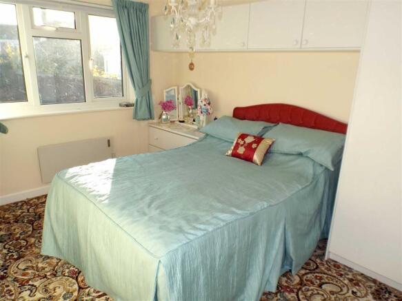 BEDROOM 1: